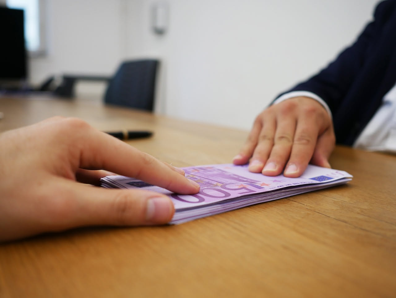 Negoziare mutui e contratti: come risparmiare davvero