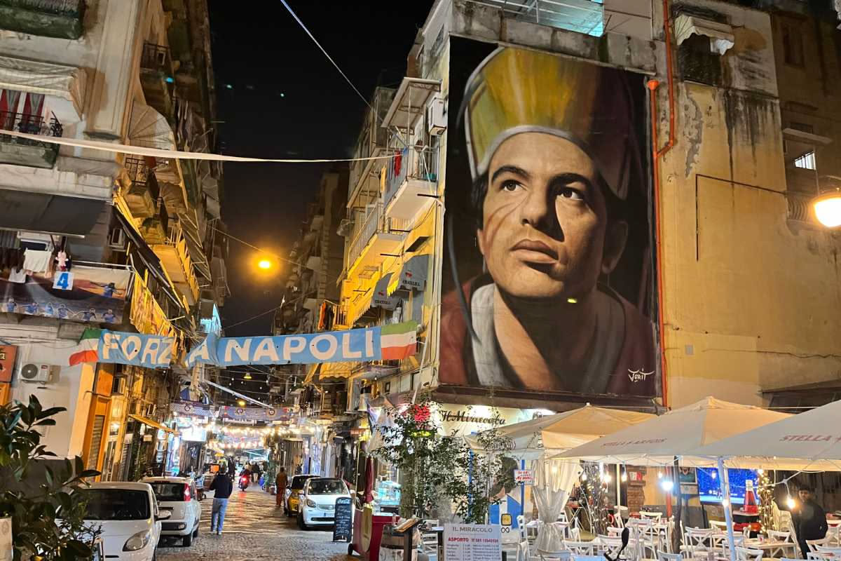 Il teatro di strada a Napoli: quando la commedia non ha palco