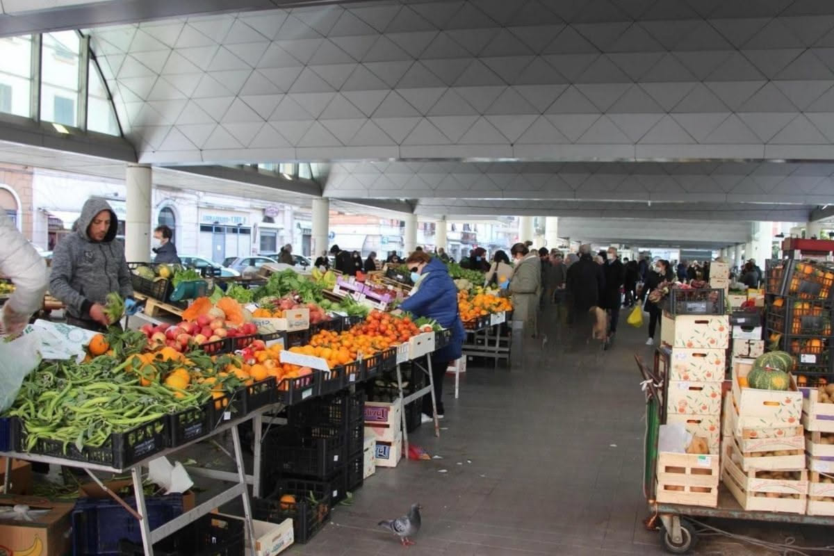 Il limone sulla bistecca: perché gli italiani non riescono a farne a meno