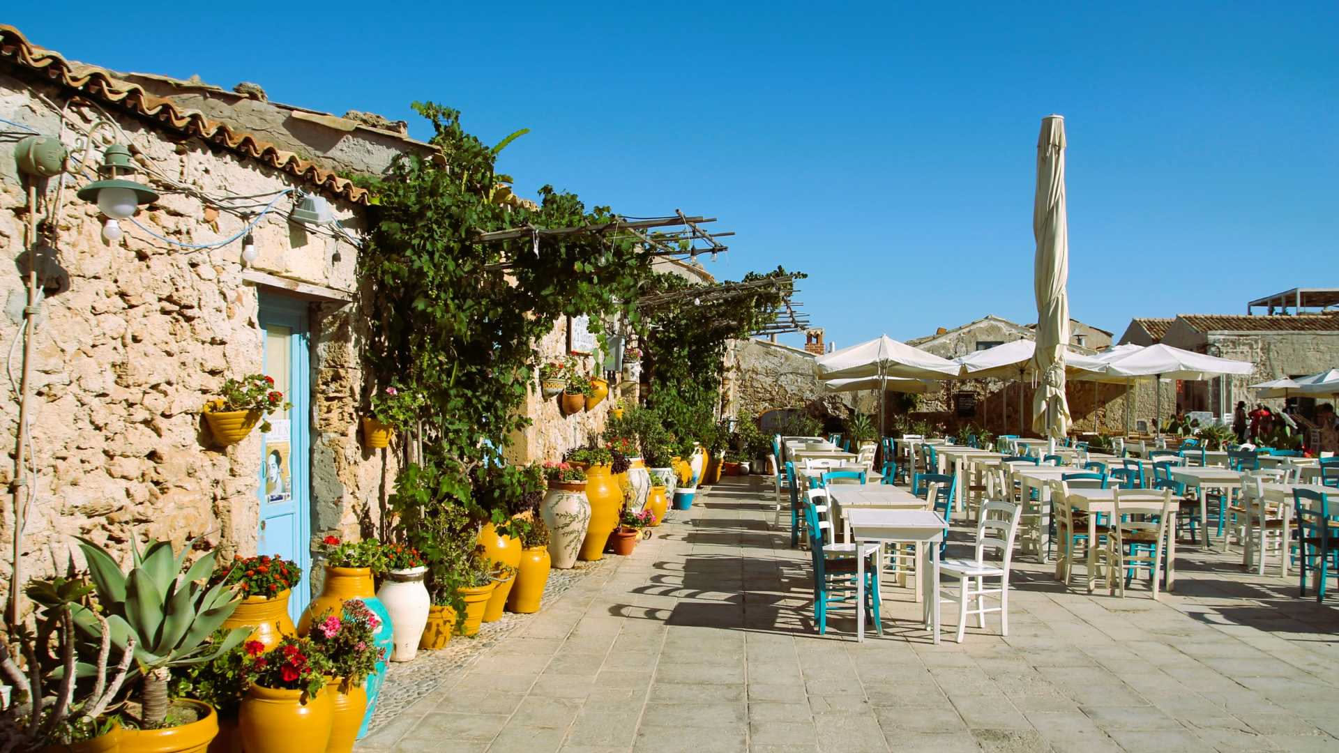 Caffè del Salento: dal chicco alle tazzine dei borghi greci
