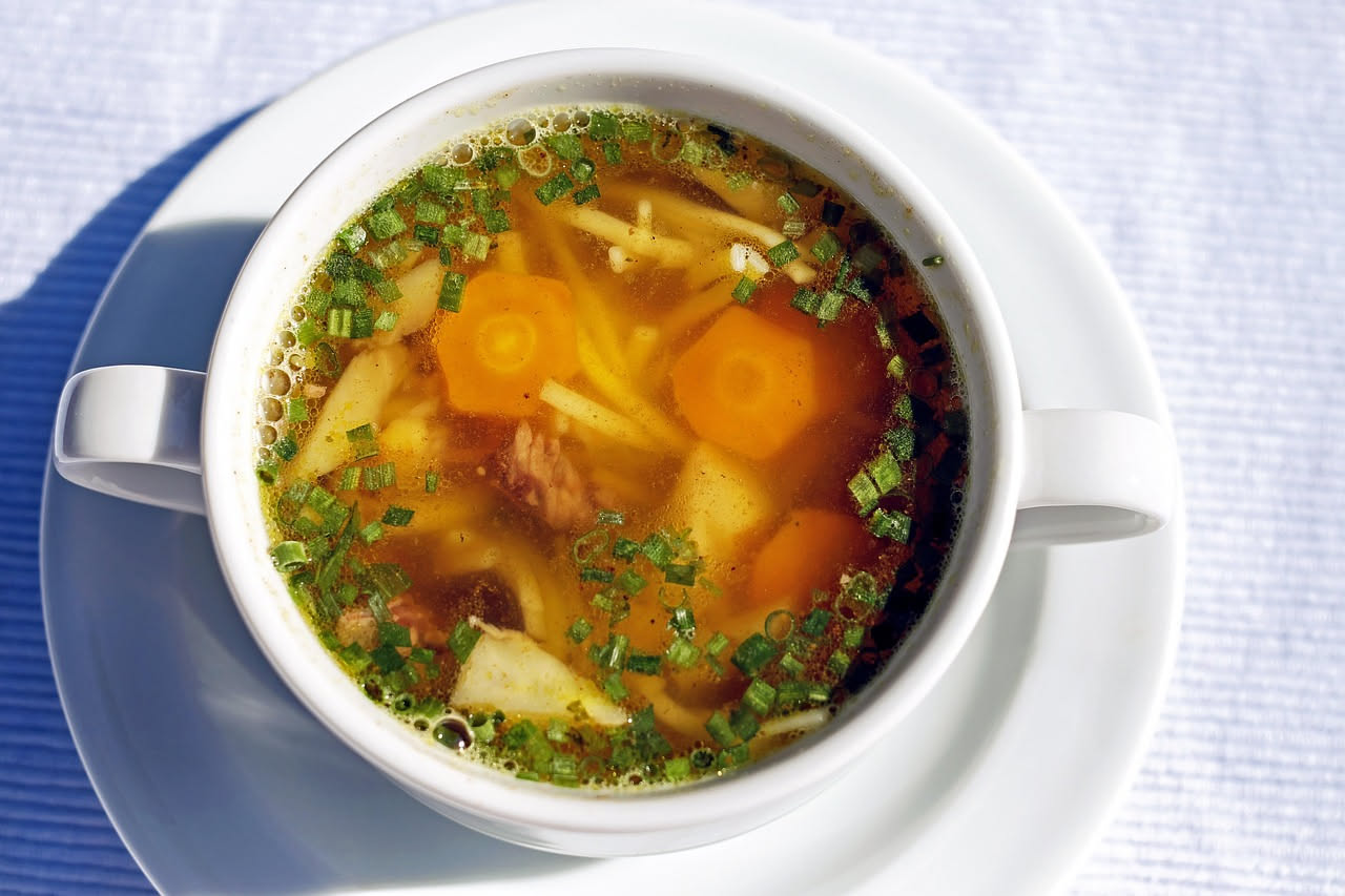 Brodo vegetale in dado: quali ingredienti cambiano davvero tra i marchi