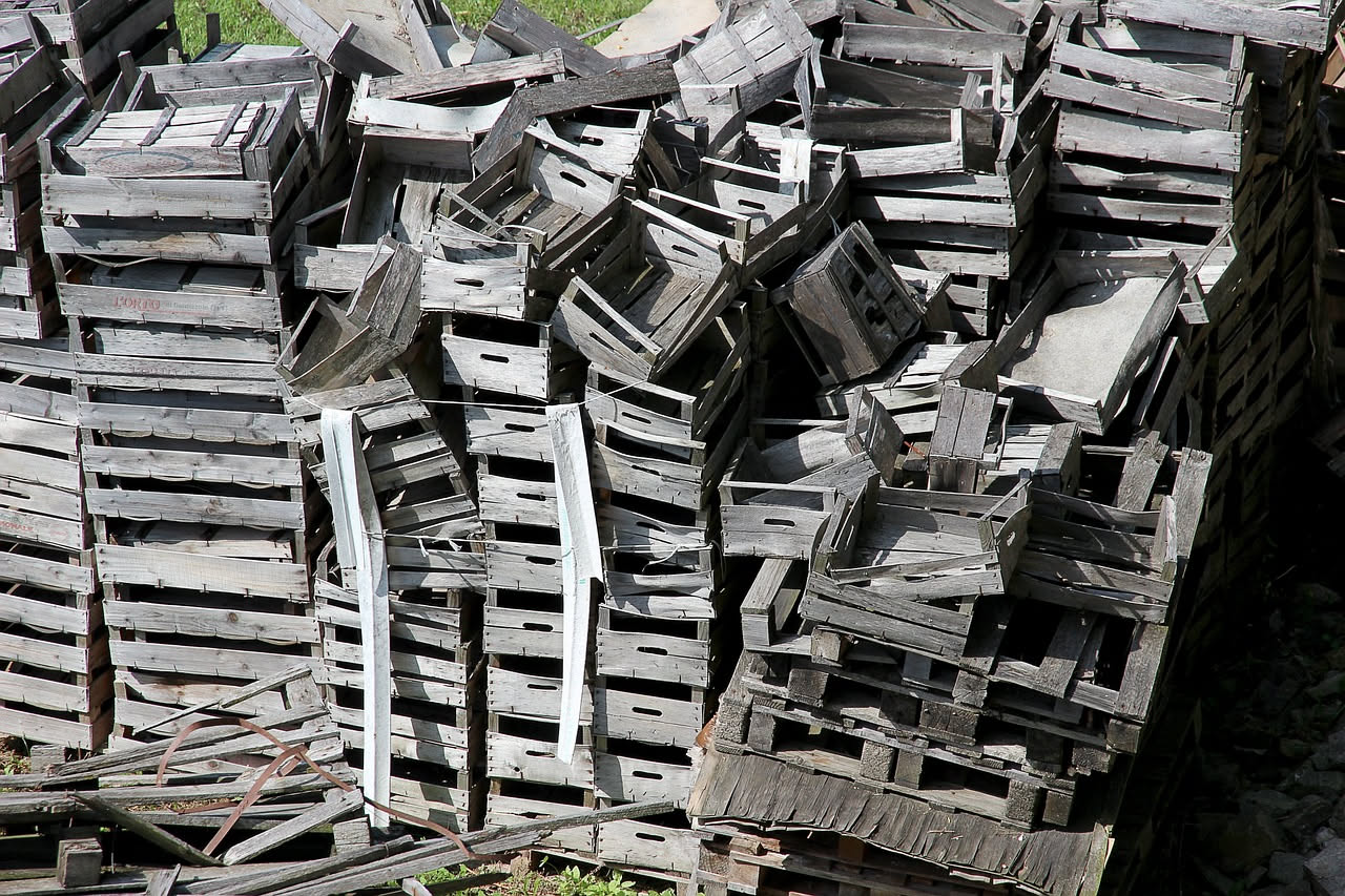 Pallet di legno: 8 idee pratiche per riusarli in casa e in giardino