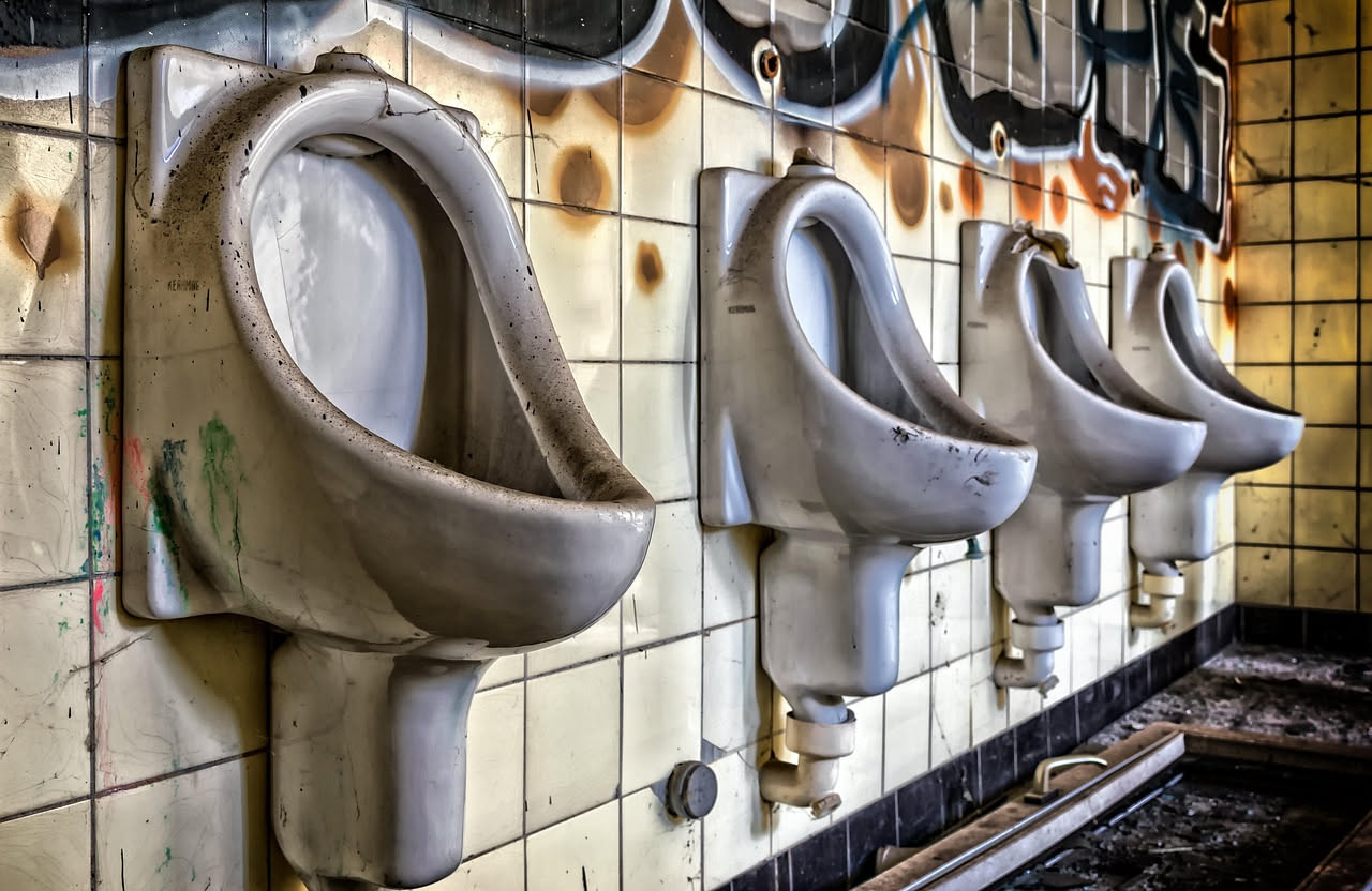 Pulire il water dalle incrostazioni: i rimedi della tradizione